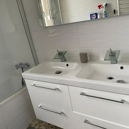 Parisian Charm Flats * Levallois-Perret
